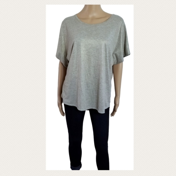 Sz L Two by Vince Camuto Gold Foiled Top - Picture 2 of 8